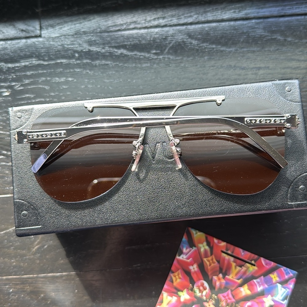 Louis Vuitton Animated Damier Ash Sunglasses - Picture 11 of 16